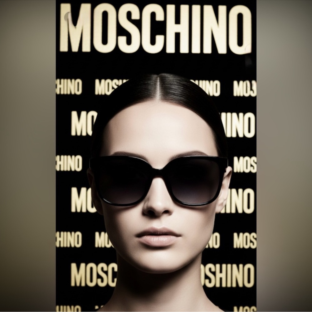 New authentic Moschino designer black oversized signature sunglasses with case